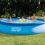 Blauer Intex Easy Set Pool (Ø 396 cm) mit Familie im Garten. Quick-Up Pool mit Filteranlage.
