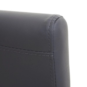 Detailaufnahme: Grauer MCW Esszimmerstuhl Littau mit dunklen Beinen, Fokus auf Naht.