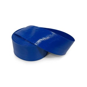 Blaues 2 Zoll Schlauch Set, aufgerollt. Für Wasser- und Benzinpumpen.