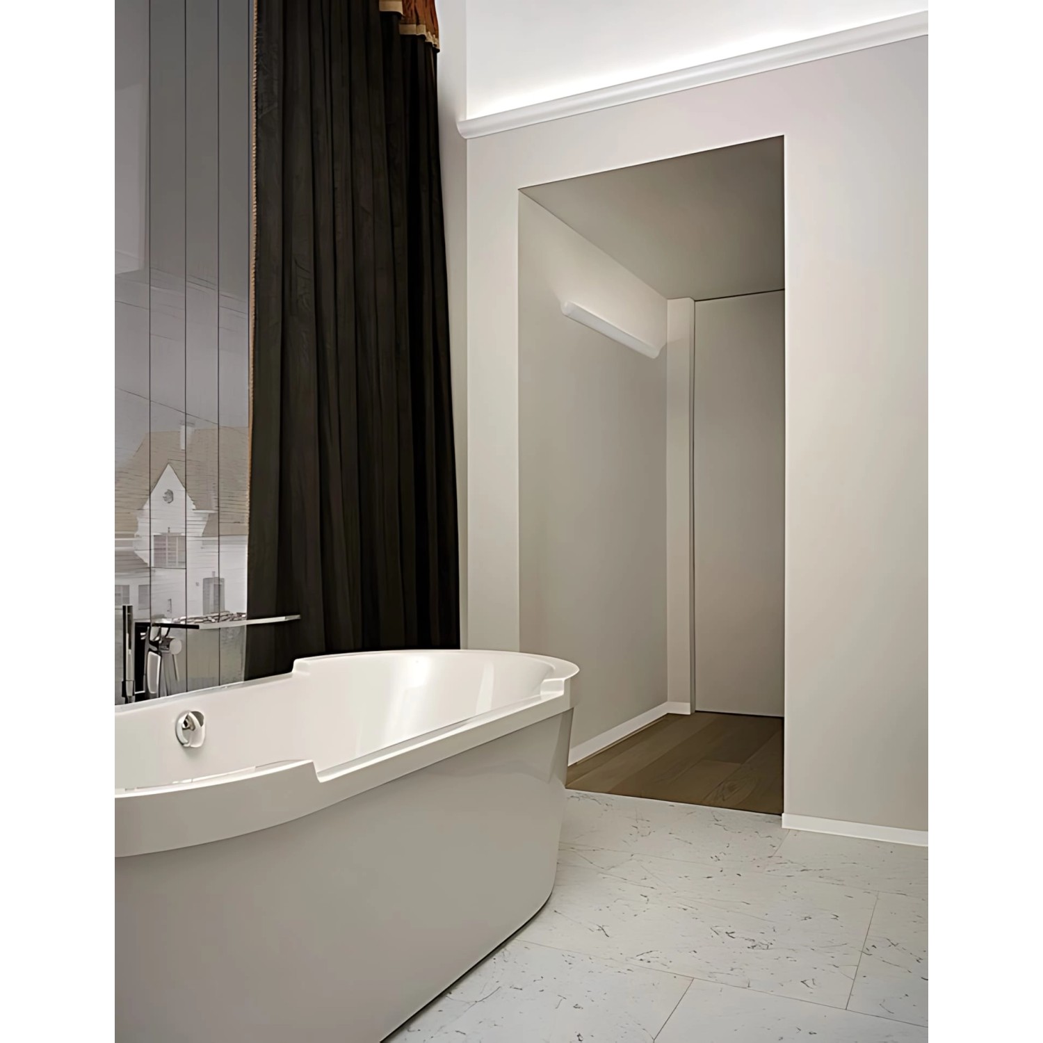 Bad mit ORAC DECOR Zierleisten C362 für indirekte Beleuchtung, 12 Stuckleisten (24 m), weiß.