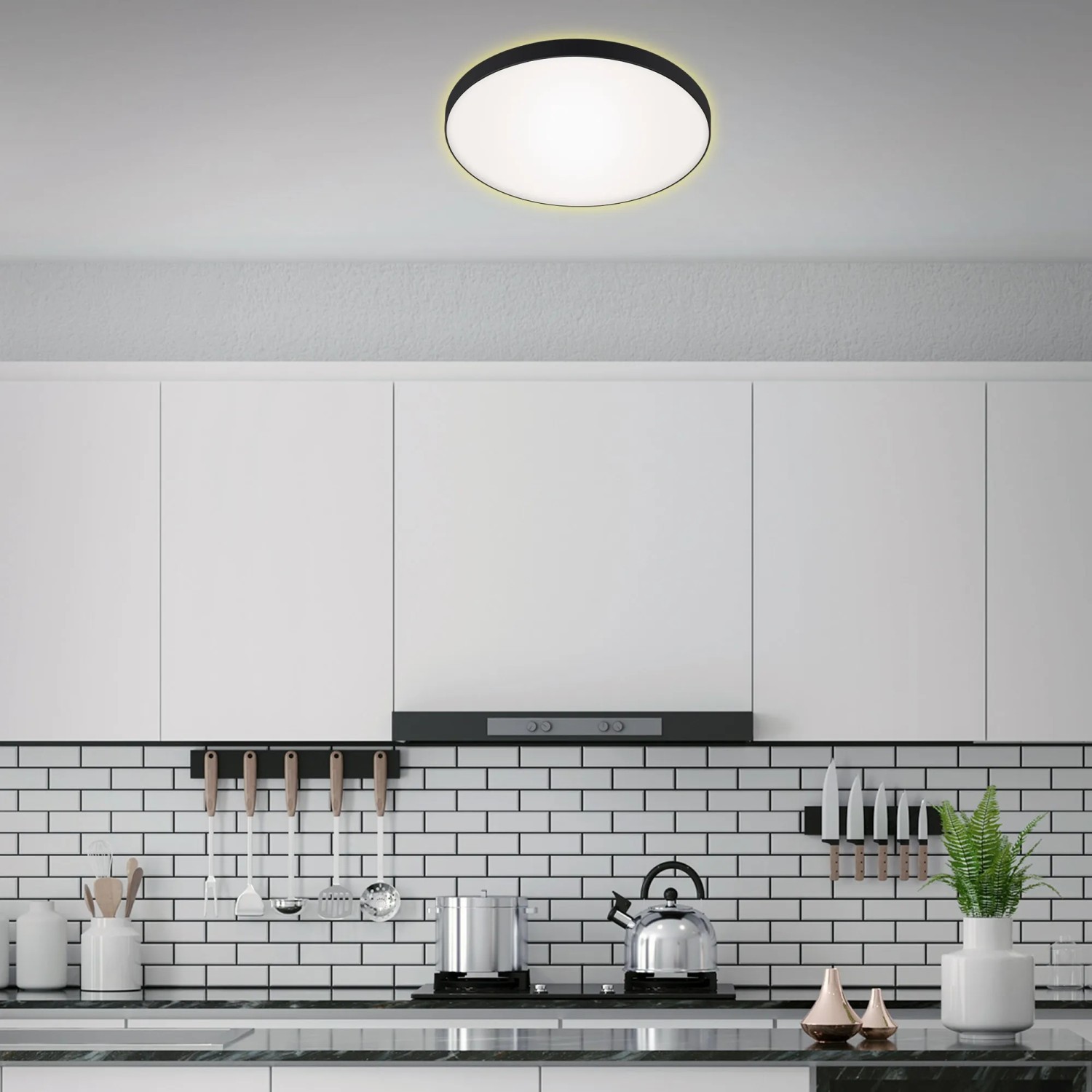Schwarze Briloner LED-Deckenleuchte Simpa mit Backlighteffekt, 35,5 cm Durchmesser.