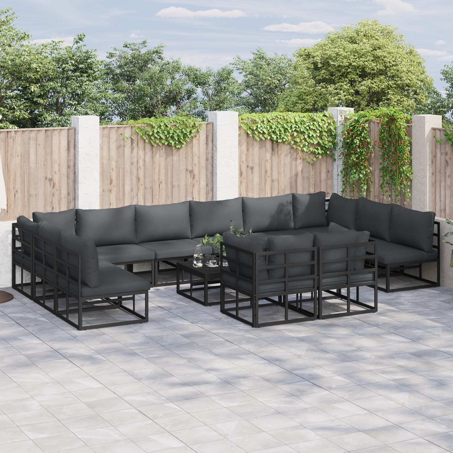 Schwarzes 12-tlg. vidaXL Garten-Sofa-Set aus Aluminium mit Kissen.