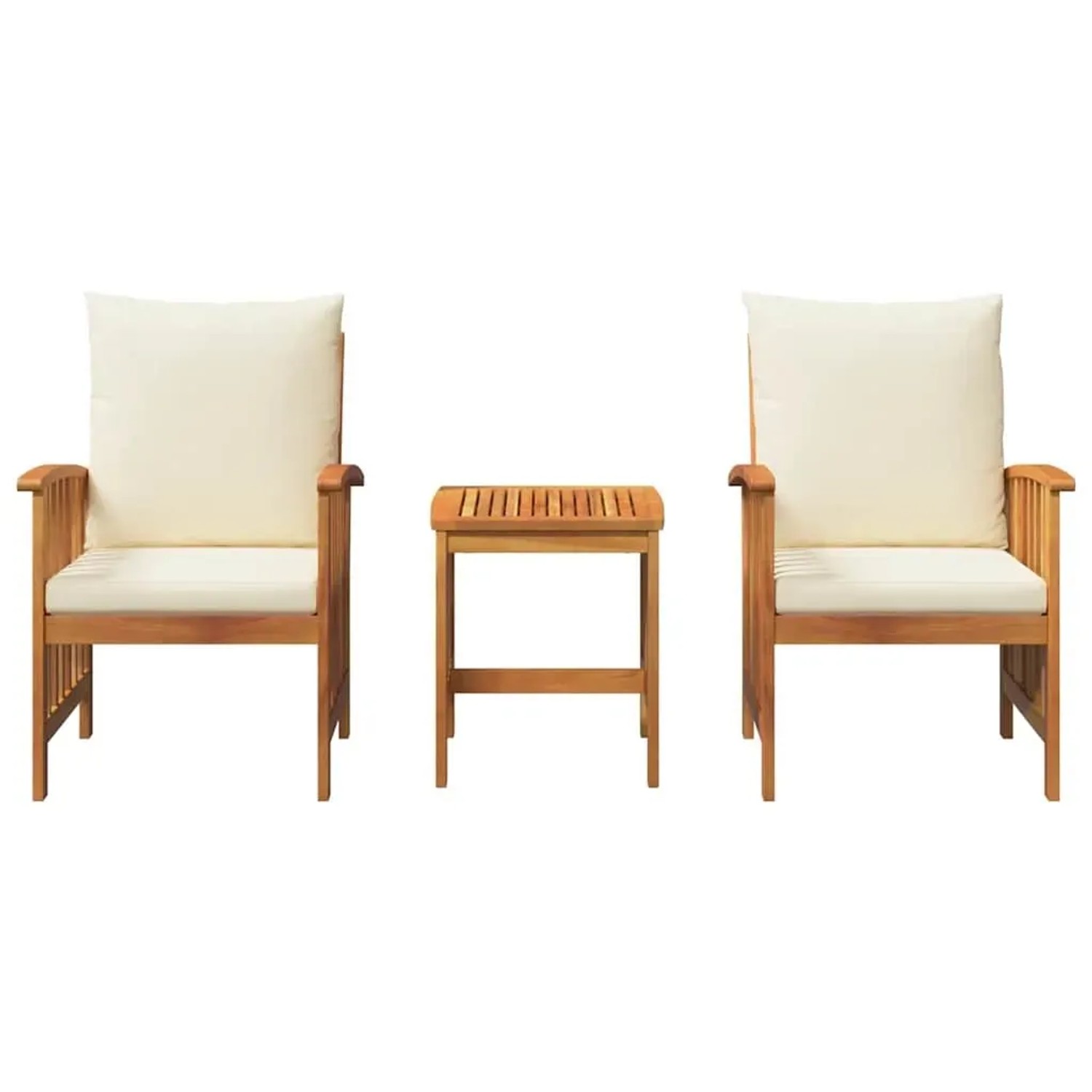 vidaXL 3-Tlg. Garten-Lounge-Set aus Akazienholz mit cremefarbenen Kissen, bestehend aus zwei Stühlen und einem Tisch.