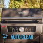 Char-Broil Evolve Elektrogrill mit App-Steuerung und Auto Clean Funktion.