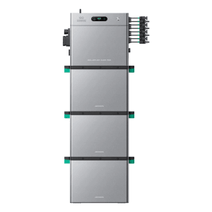 ZENDURE SolarFlow 2400 Pro Balkonkraftwerk mit drei AB3000L Batterien, silberfarben.