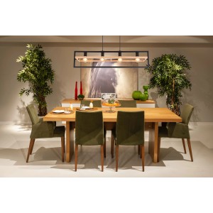 Globo Pendelleuchte Erica, 4-flammig, dunkelbraunes Holz und schwarzes Metall über Esstisch.