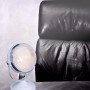 Weiße Näve Tischleuchte Carlamp im Retrodesign aus Metall und Glas.