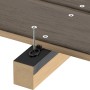GS Terrassenschraube A4 5x50 mm in Terrassendiele montiert.