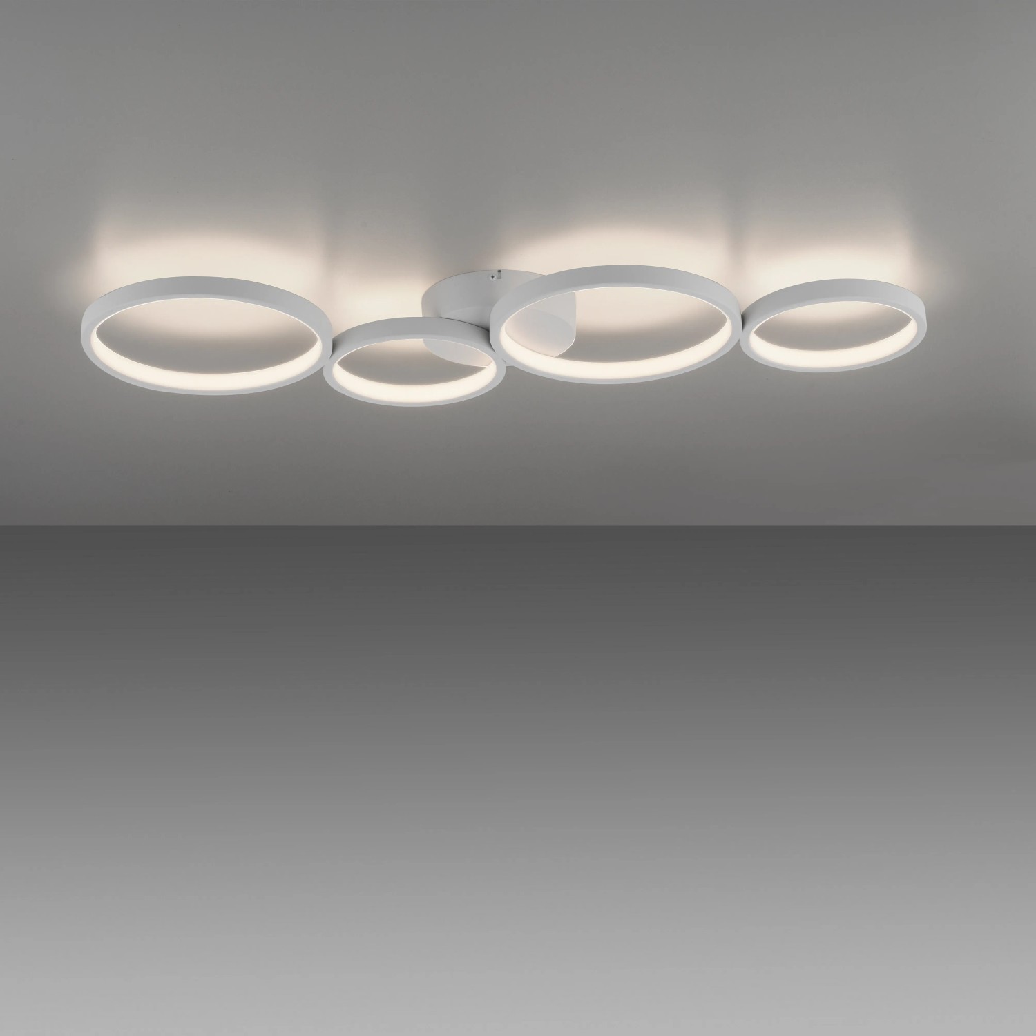 Weiße LED-Deckenleuchte Kiringe von Paul Neuhaus, modernes Design mit runden Elementen.