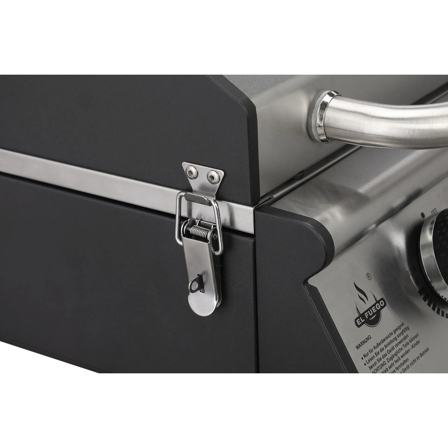 Detailaufnahme: EL Fuego Gasgrill Jesolo, schwarz-silber, mit Edelstahl-Elementen und Verschluss.