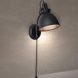 Schwarze Brilliant Wandleuchte Jesper mit schwenkbarem Kopf für Innenräume.