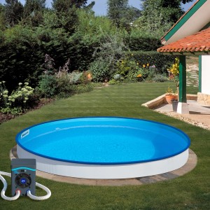 Graue Gre Miniwärmepumpe (bis 20 m³) neben rundem Pool im Garten.
