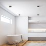 Anthrazitfarbener LED Feuchtraumstrahler Celi-WX von SSC-LUXon, runde Deckenleuchte im Badezimmer.