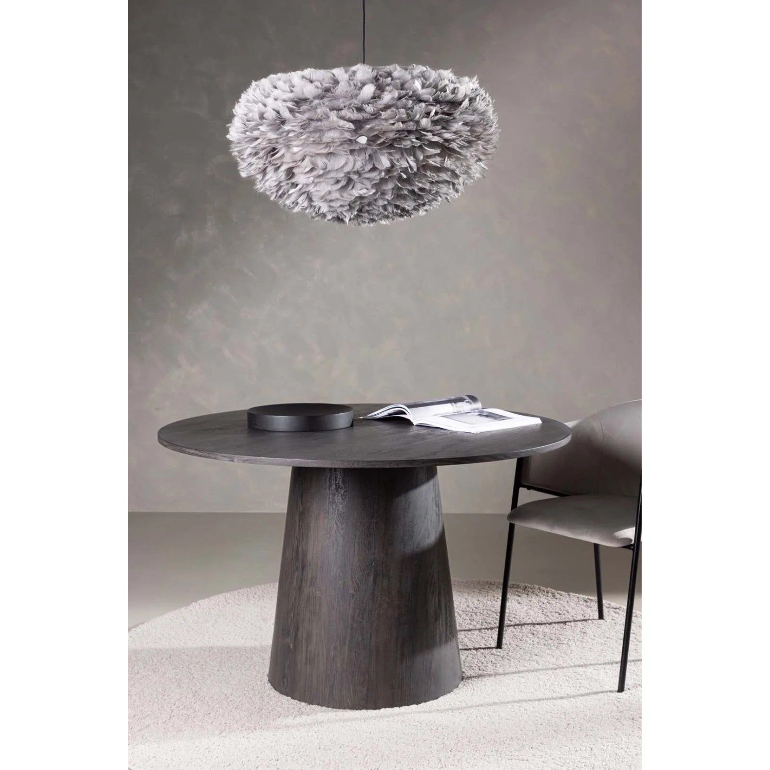 Runder ebuy24 Lanzo Esstisch Ø120cm in Mocca mit zentralem Säulenfuß.