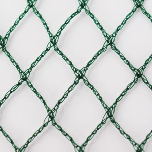 Detailaufnahme eines grünen Aquagart Teichnetzes (5x16m) zum Schutz vor Laub.
