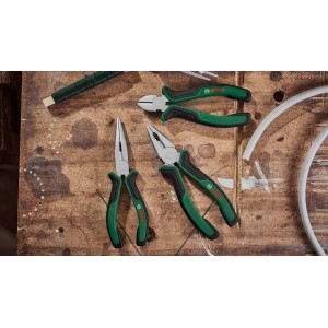 Bosch Zangen-Set, 3-teilig, mit Kombinationszange, Seitenschneider und Spitzzange auf Werkbank.