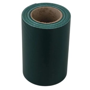 Grüner Galaflor PVC Sichtschutzstreifen aufgerollt, für Doppelstabmattenzaun, 20m x 19cm.