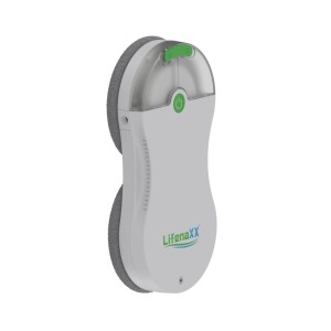 Weißer Technaxx Fenster Roboter Slim LX-083 mit zwei grauen Reinigungspads und grünem Power-Knopf für Glasflächen.