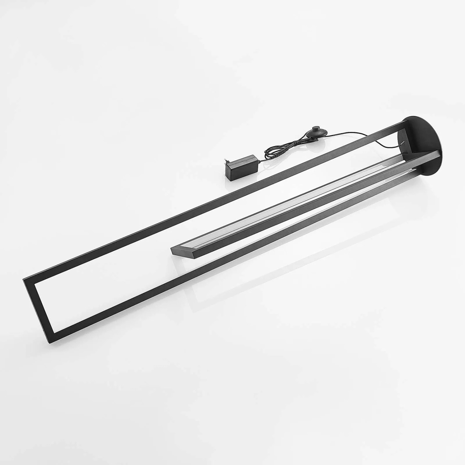 Moderne, dimmbare LED Stehlampe Hylda in Schwarz aus Aluminium, 123cm hoch für Wohnzimmer.
