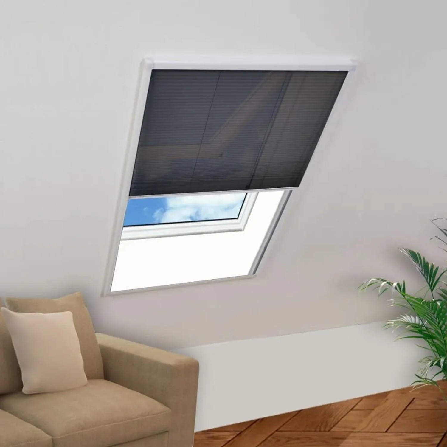 Weißes Insektenschutz-Plissee für Dachfenster mit schwarzem Netz, teilweise geöffnet. Aluminiumrahmen.