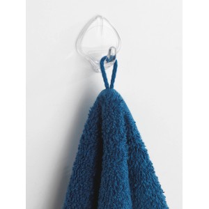 Transparentes 2er-Set Wenko Rautenhaken mit blauem Handtuch. Praktische Handtuchhalter für Bad und Küche.