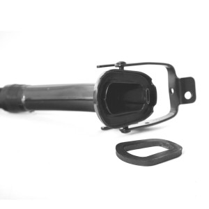 Flexibler Ausgießer für Kraftstoffkanister (5/10/20L) mit Halterung, schwarz. Pannenhilfe für sicheres Betanken.