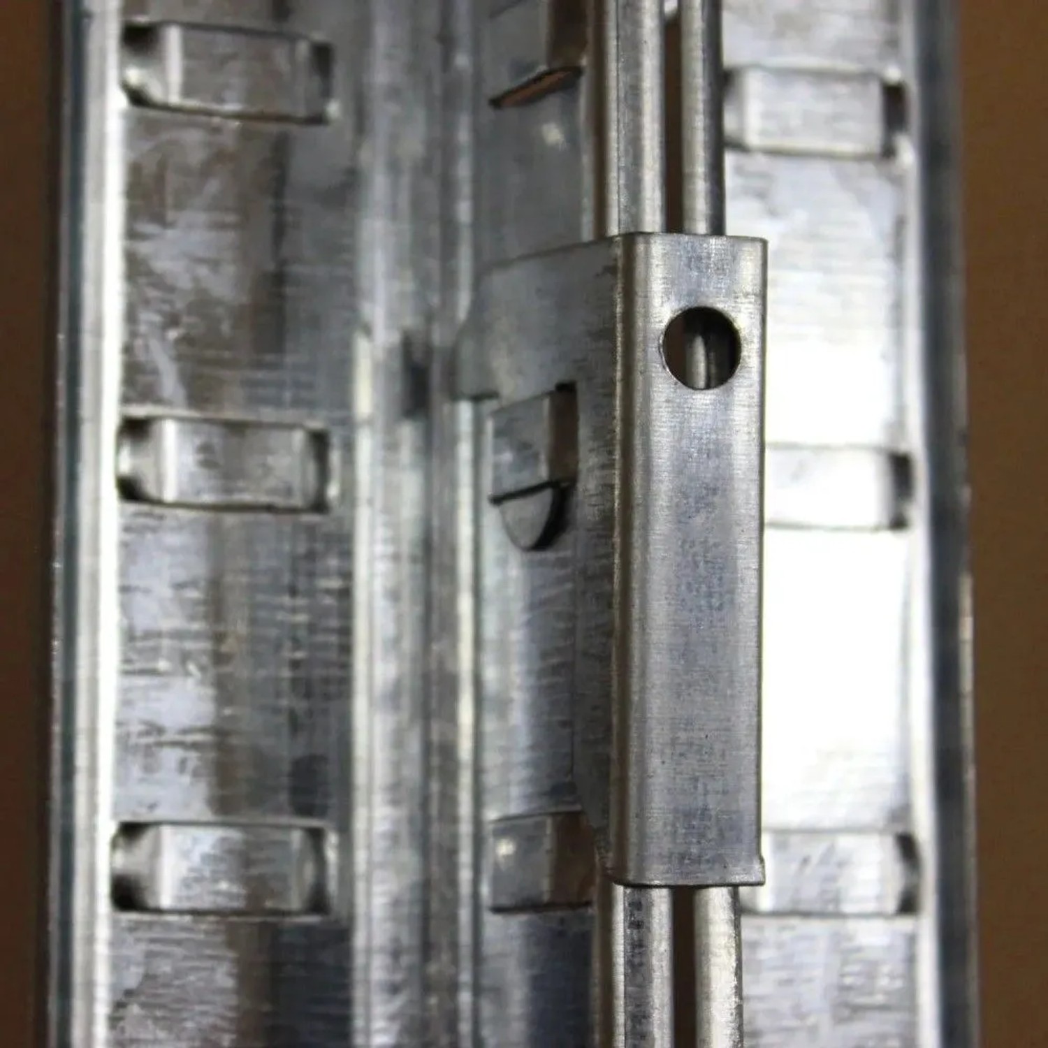 Detailaufnahme Stecksystem Schwerlastregal, Metall, 160x80x40 cm, 2er Set.