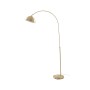 Moderne Lindby Bogenleuchte Lennart aus goldfarbenem Metall mit rundem Fuß. Ideal als Stehlampe für Wohnzimmer.