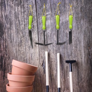 Relaxdays Gartenwerkzeug Set Eisen Kunststoff Vierteilig Mit Aufhängung 27,5 cm x 8 cm x 3,5 cm 460 g