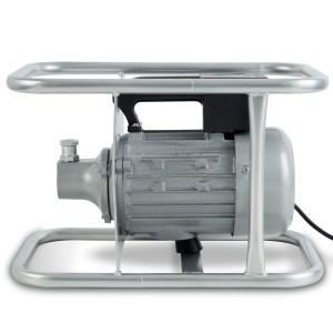 EBERTH Betonrüttler mit 1500W Motor und 6m Rüttelflasche, seitliche Ansicht.
