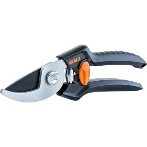 OBI Gartenschere mit Antihaftbeschichtung und ergonomischen Griffen für präzise Schnitte im Garten.