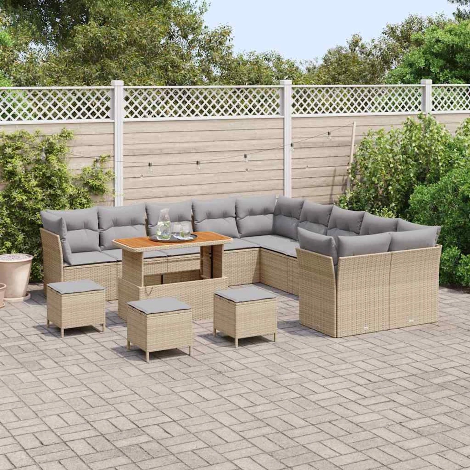 Beiges 14-tlg. vidaXL Garten-Sofa-Set aus Poly Rattan mit Tisch und Hockern für Terrasse und Garten.