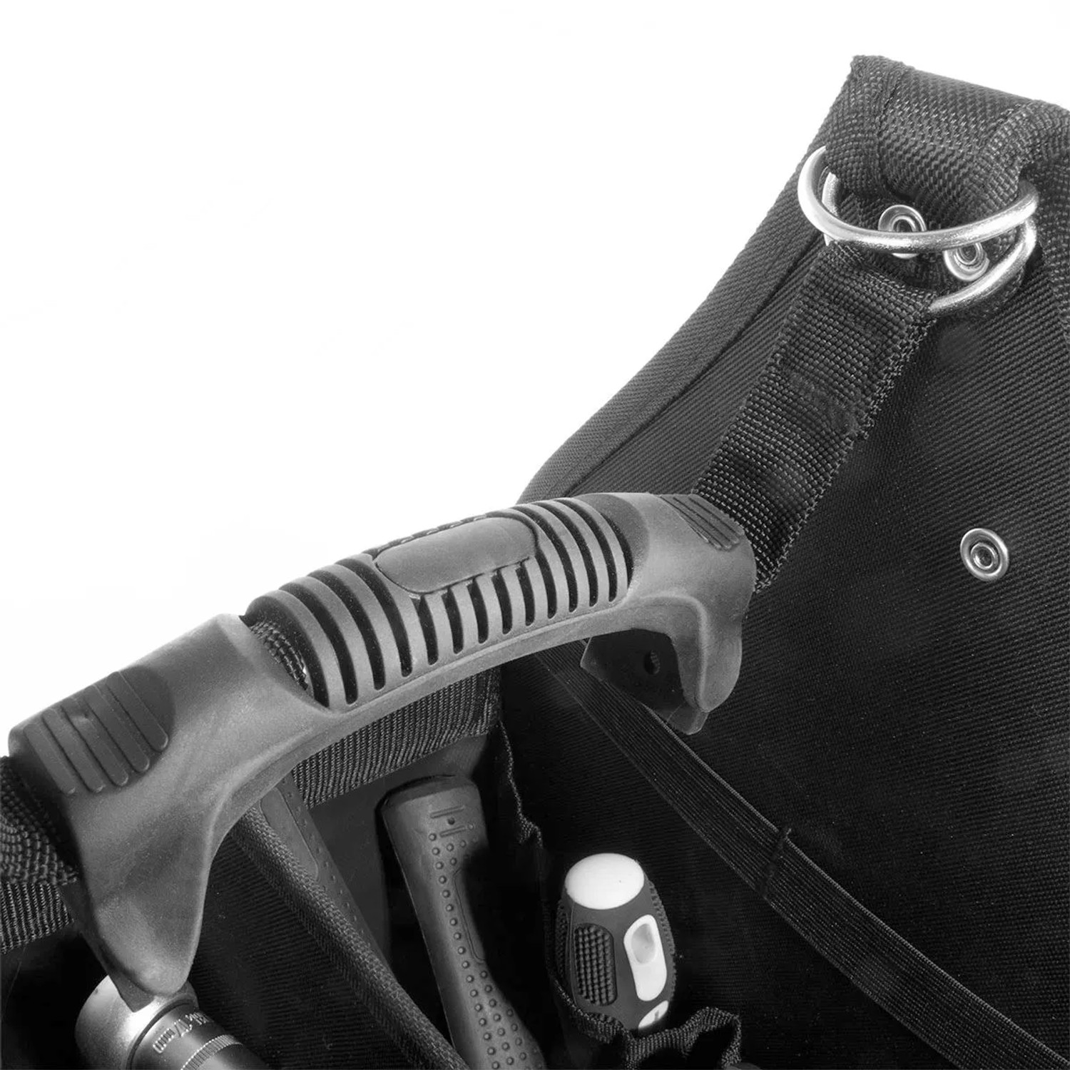 Detailaufnahme: STAHLWERK Werkzeugtasche mit Tragegriff und Werkzeug.