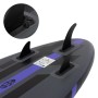 Detailansicht des schwarzen ECD Germany Stand Up Paddle Boards mit drei Finnen und Sitzbefestigung.