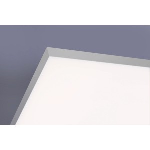Weißes, rahmenloses LED-Panel (60x30 cm) von Paul Neuhaus für die Decke.