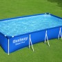 Blauer Bestway Frame Pool Steel Pro, eckig, auf grünem Rasen.