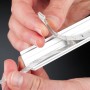 Paulmann Delta Profil mit LED-Streifen wird in ein Aluminiumprofil mit Diffusor eingesetzt.