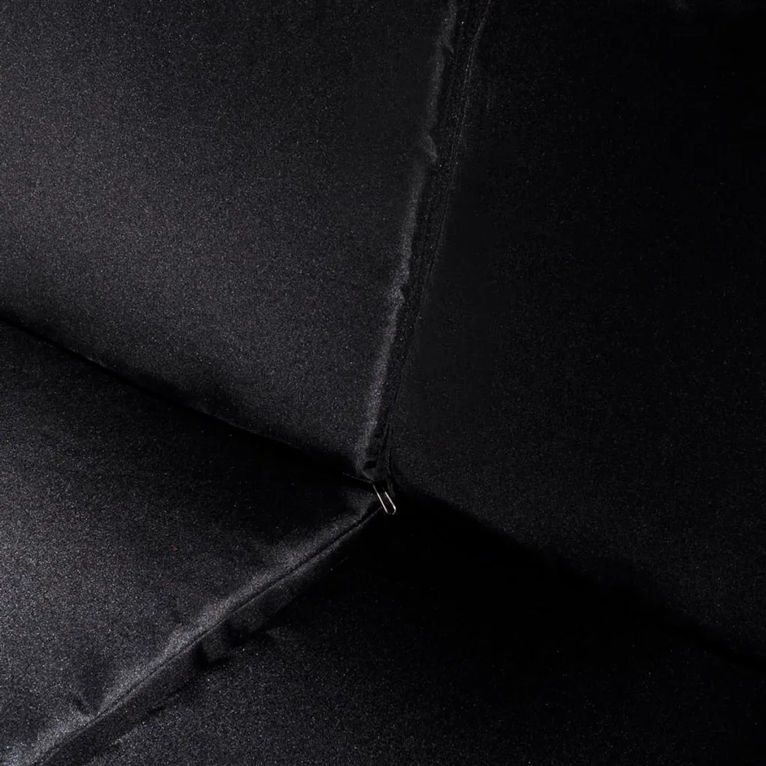 Detailaufnahme: Schwarze Polster der vidaXL Garten-Lounge-Set Auflagen.