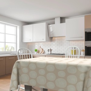 Beige Venilia Tischdecke Stockholm (140x2000cm) mit grafischem Muster auf Küchentisch.