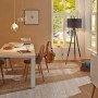 Wohnraum mit Paulmann E14 LED Leuchtmittel in Tropfenform für warmweißes Licht.