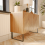HEVVA Möbelfüße LUXEMBURG, 2er Set, schwarz, 20x30 cm, unter Sideboard montiert.