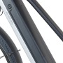 Detailaufnahme: Prophete Trekking E-Bike Entdecker 5.0, schwarz-silber matt, Fokus auf Akku und Rahmen.