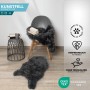 Flauschiges, graues KARAT Kunstfell Nelly als Deko auf Stuhl und Boden.