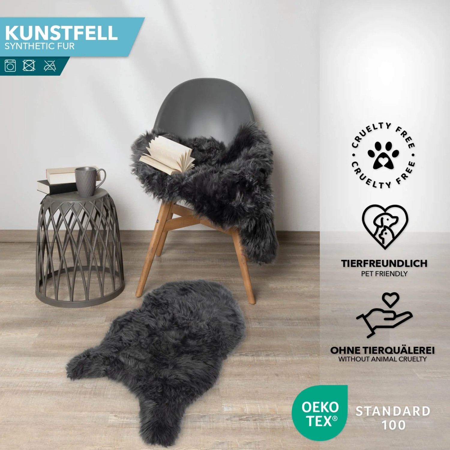 Flauschiges, graues KARAT Kunstfell Nelly als Deko auf Stuhl und Boden.