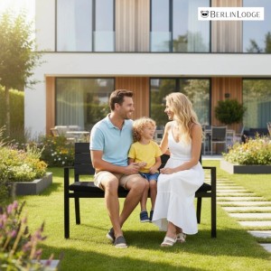 BERLINLODGE Gartenbank MALLORCA, 3-Sitzer in Schwarz mit Familie im Garten.
