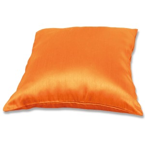 Orangefarbene Arsvita Kissenhülle Alessia 50x50 cm mit Füllkissen für Sitzkissen & Gartenstuhlauflagen.