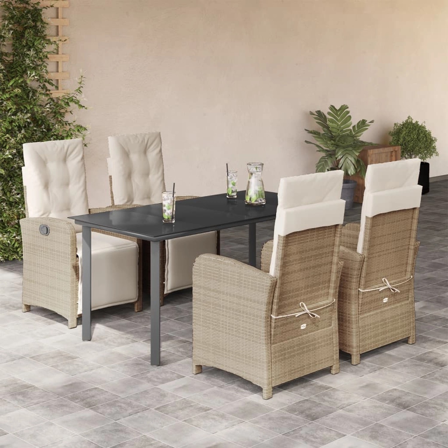 5-teilige Garten Essgruppe aus Rattan mit Kissen in Beige. Gartenmöbel Set mit Tisch und verstellbaren Stühlen.