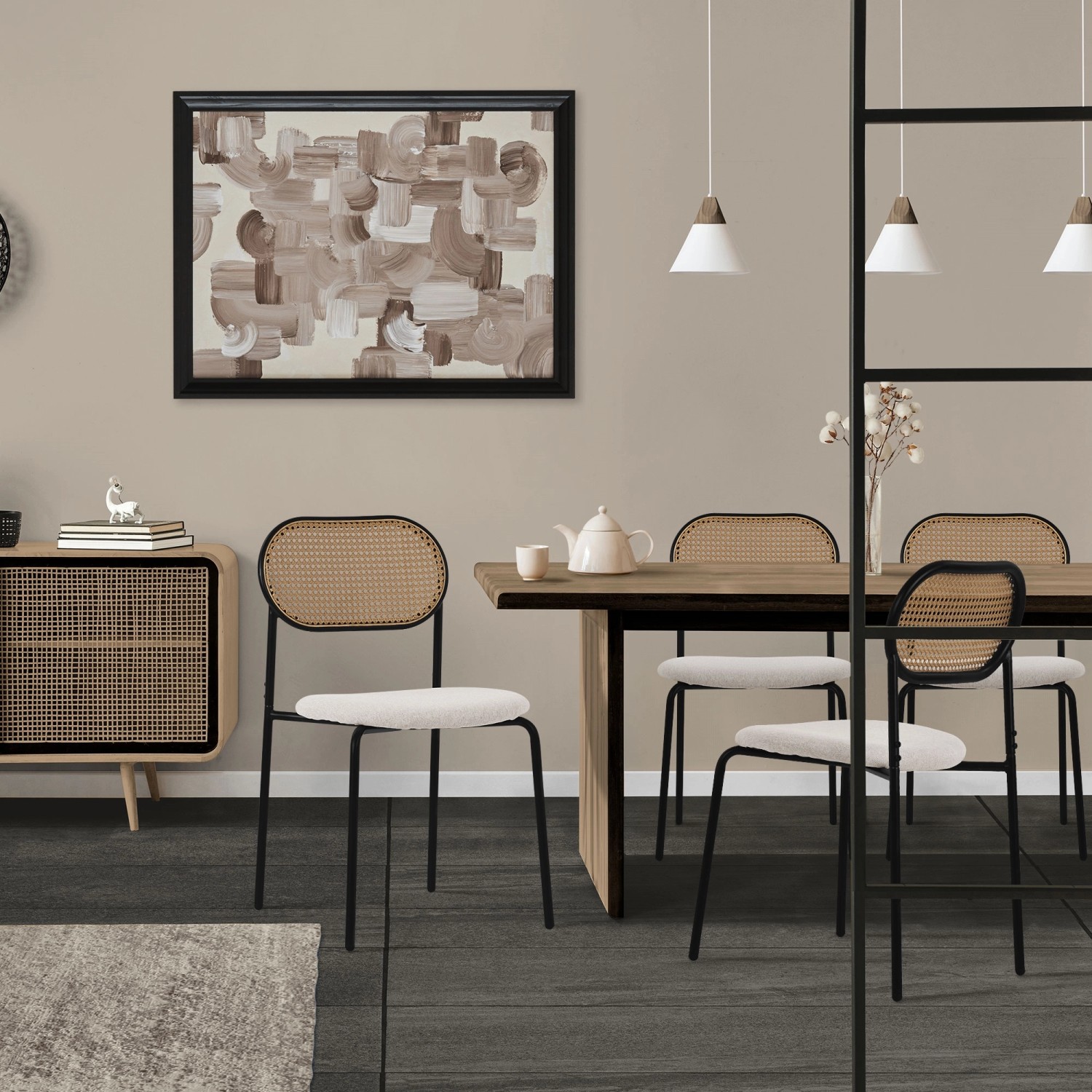 ML-Design Esszimmerstühle im 2er-Set, beige mit Rattan-Lehne und Polstersitz.