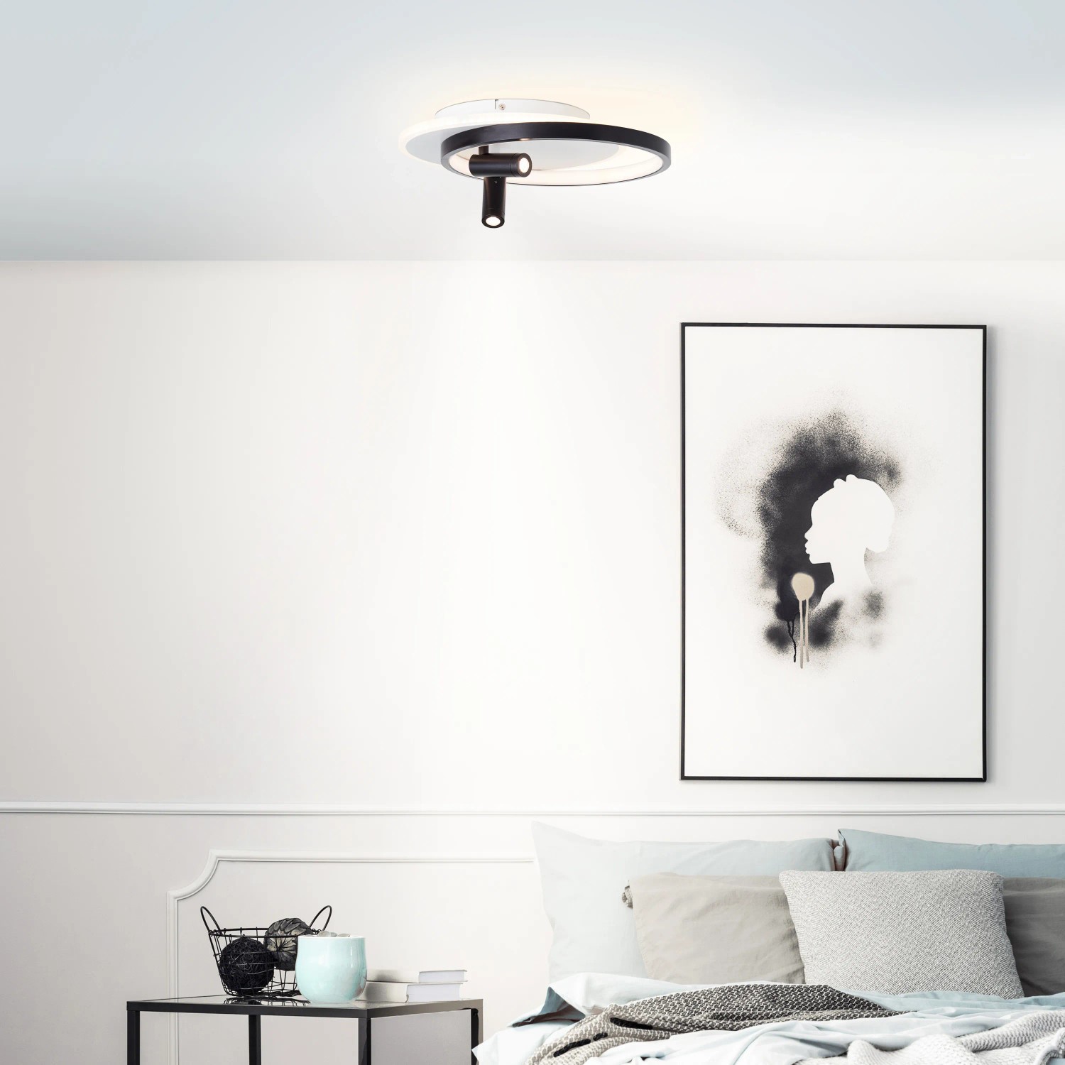 Moderne LED-Deckenleuchte Eunomia, 2-flammig, schwarz-weiß, für Innenräume. Schwenkbarer Kopf für flexible Beleuchtung.