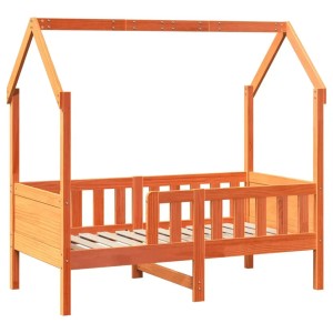 Wachsbraunes Kinderbett Hausbett 70x140 cm aus Kiefernholz.